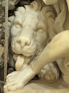 Um Leão lambendo o pé de Daniel em mármore detalhe de 186919